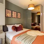 Modern 1br In The Old Town: The Perfect Choice Apartman
