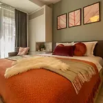 Modern 1br In The Old Town: The Perfect Choice Apartman *