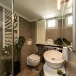 Modern 1br In The Old Town: The Perfect Choice Apartman *