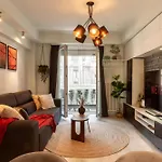Modern 1br In The Old Town: The Perfect Choice Apartman