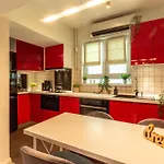 Modern 1br In The Old Town: The Perfect Choice Апартаменти