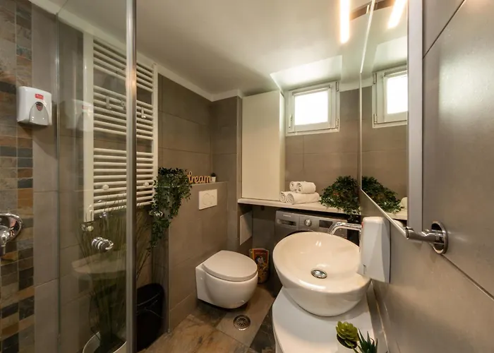 Modern 1br In The Old Town: The Perfect Choice 公寓 *