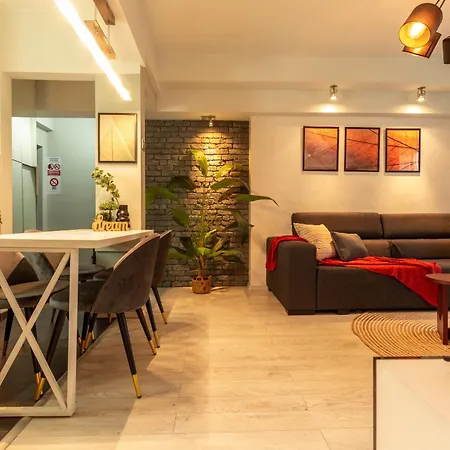 Modern 1br In The Old Town: The Perfect Choice Апартаменты